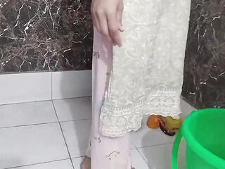 Cute school girl ko paise dekar jabar dasti pela