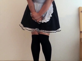Cosplay Japanese Maid Pees in HD Homemade Video