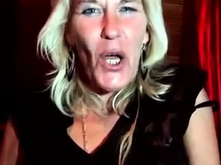 Mature light-haired jerking in a cam