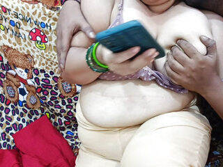 Desi NCR bhabhi want to relax but secretly