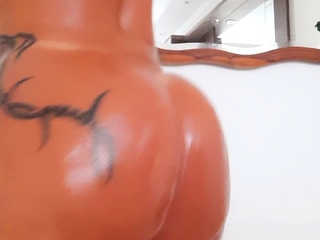 Big boob brunette masturbates on webcam