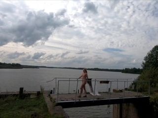 'Naked chick on the bridge'