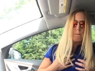 Blonde Milf Masturbates in Public Park!