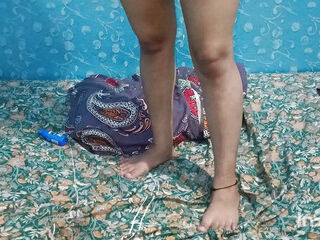 Bhabhi's body was like that the cream juice was coming out of it.
