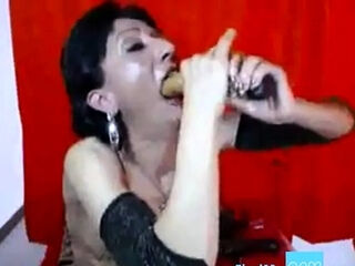 Milf Plays with Sex Toy on Webcam
