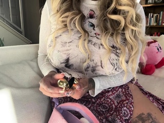 Big boobs milf masturbates with her dildo