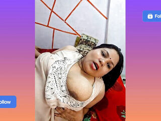 Desi Indian Bhabhi with lover at Night p1