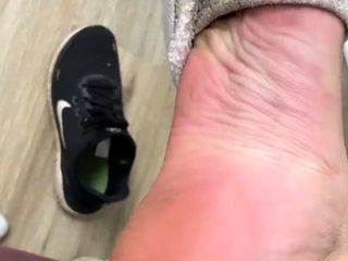 Inexperienced podophilia gf inhales and gives a feet wank