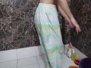 Desi college girl ko ghumane ke bahane pel diya