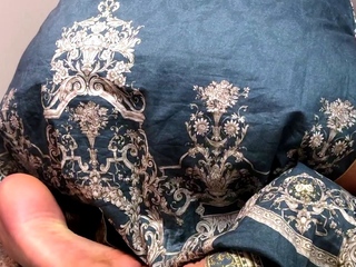 Close up MILF masturbation