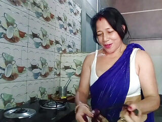 Painful anal try- Indian wife pinki try First time anal in sexy saree to make her husband happy.