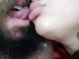 NAUGHTY TONGUE OF THIS BITCH DANCING DELICIOUSLY IN THE CUCKOLD'S MOUTH