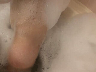 Akina Hara in a super-hot bath gives a sensational chinese deep throat -