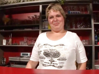 With her wet pussy this BBW milf of German descent shows herself enjoying with sex toys in her pussy