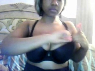 Ebony Amateur on Webcam
