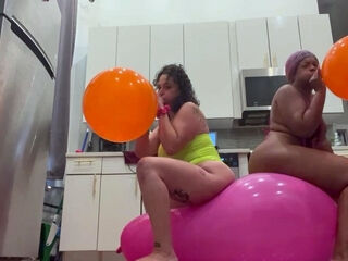 ButtPlugBetty - Showing another friend how I pop balloon