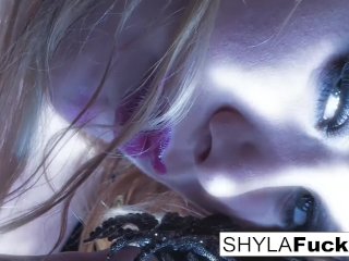 'Sexy Shyla Stylez's Smoking Fetish'