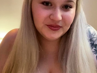 Big boobs milf masturbates with her dildo